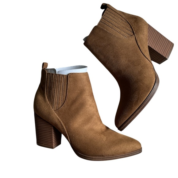 A.N.A. A New Approach Brown Faux Suede Block Heel Ankle Booties - Picture 1 of 5